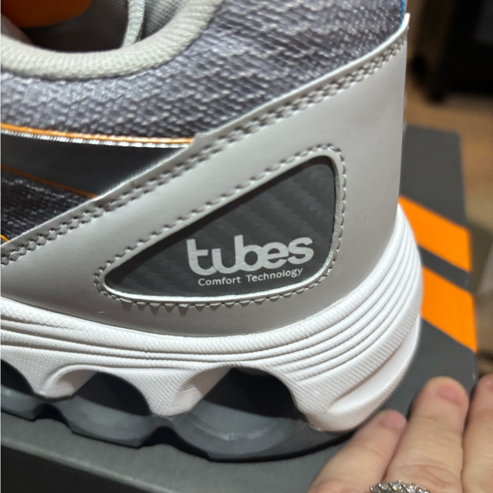 McLaren Formula 1 -K-SWISS tubes*200 X
Men’s Comfort Technology Sports Shoes 15M - Picture 9 of 13